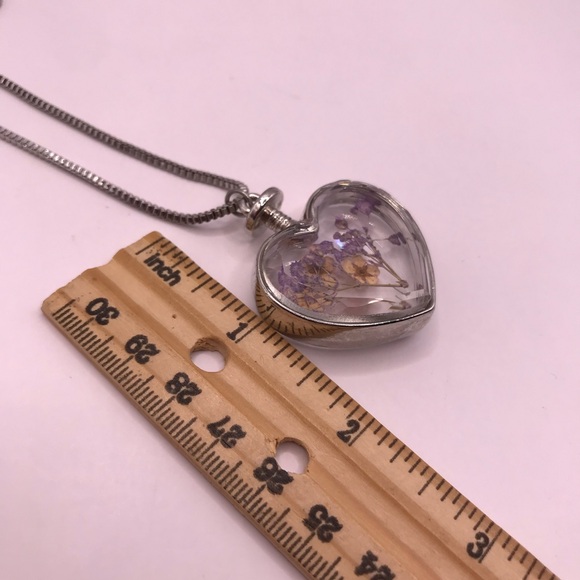 Heart floral acrylic Pendant Necklace with Silver-tone Chain - Picture 6 of 8